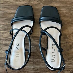 Unisa Elegant Black Strappy Sandals